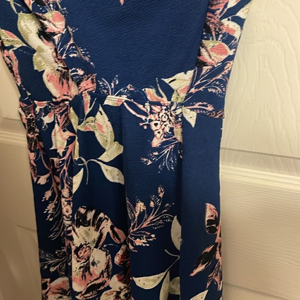 Floral Dress Size Medium NWOT - Picture 5 of 6